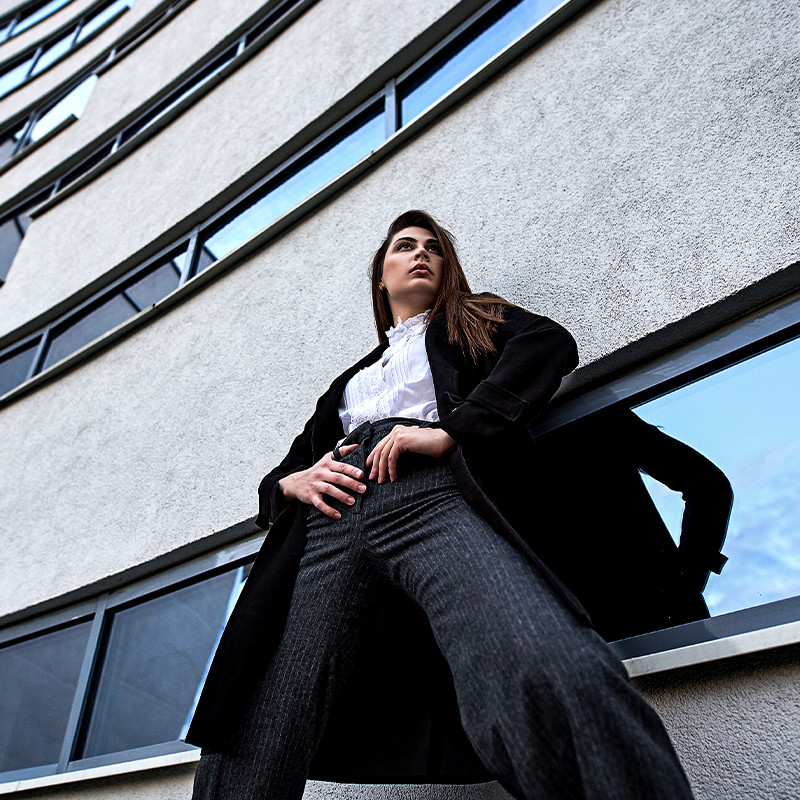 The Art of Balance: Mastering Outfit Volume for a Sleek, Tailored Look